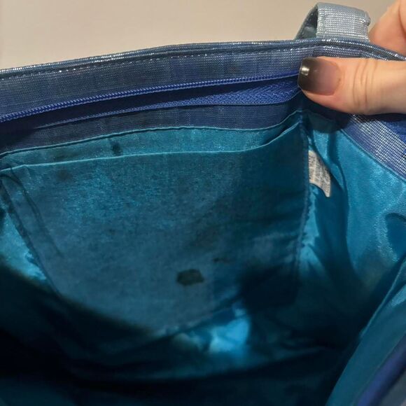 Embroidered and beaded floral tote bag in blue - Picture 6 of 6